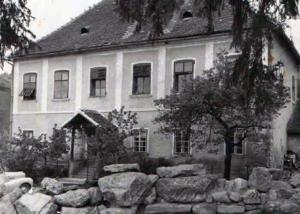 028 Ovako je izgledao župni dvor i ograda do 1976 god.