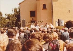03-09-1978 Podizanje nivih zvona za vrijeme mise sl1